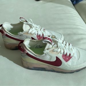 Nike Women’s Air Max Terrascape 90 in Pomegrante